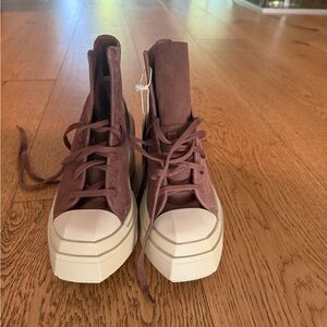Converse Ankle Boots in Mauve and Cream